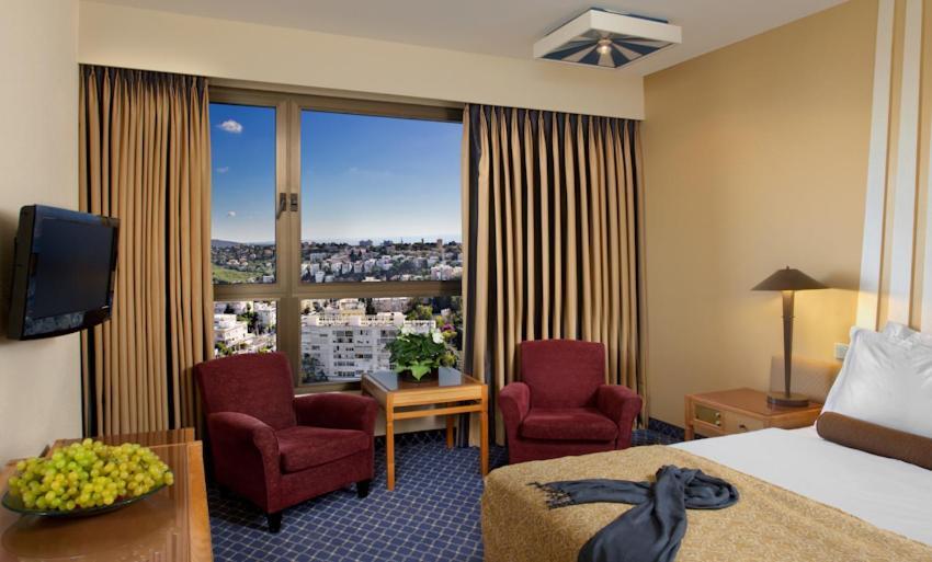 Dan Panorama Haifa Hotel Eksteriør billede A room at the Dan Hotel