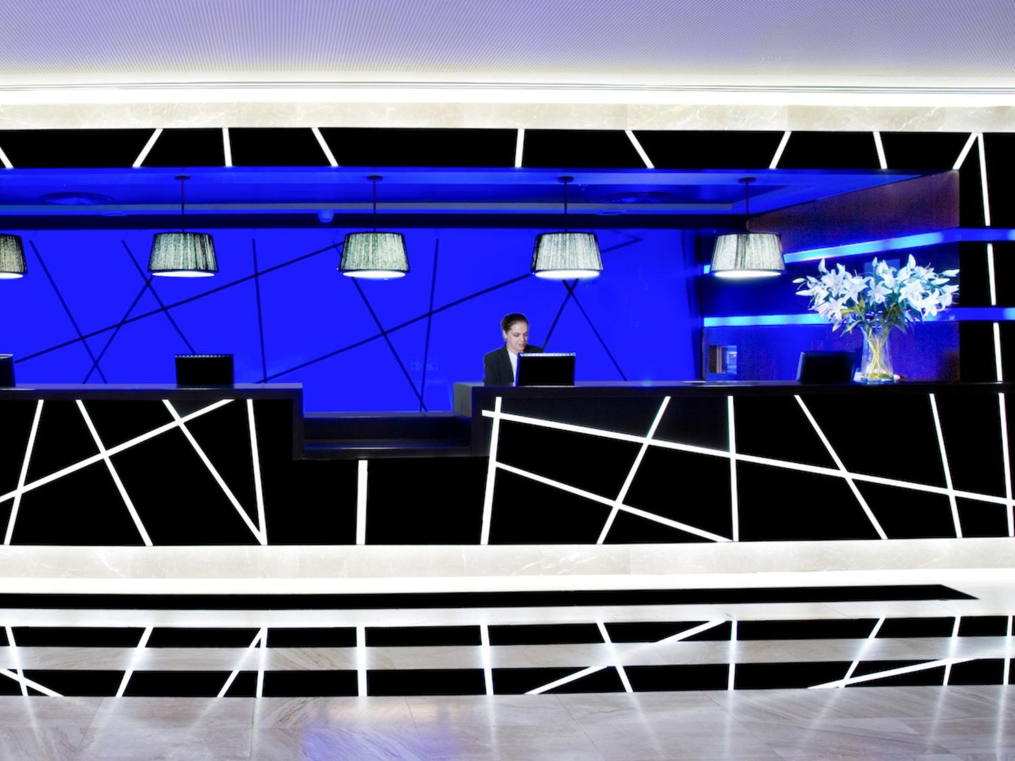 Dan Panorama Haifa Hotel Eksteriør billede The hotel's lobby
