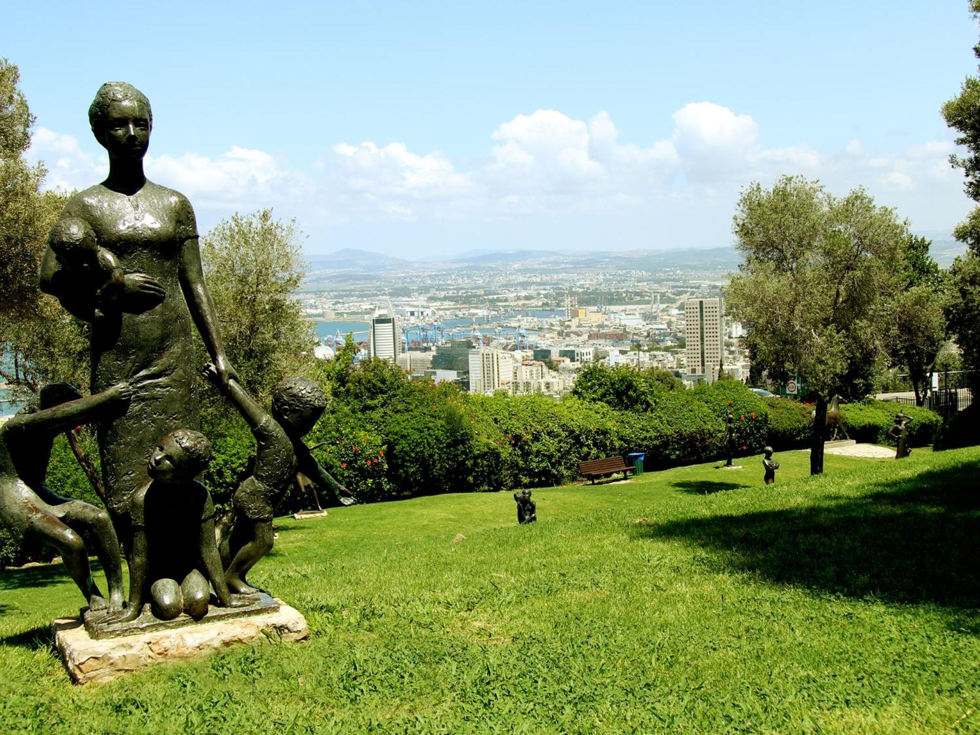 Dan Panorama Haifa Hotel Eksteriør billede The sculpture park